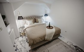 Amore Luxury Apartment